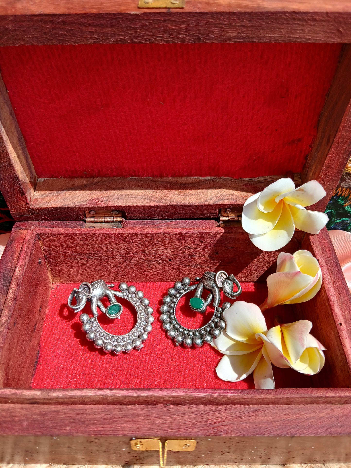 Elva Charm Studds