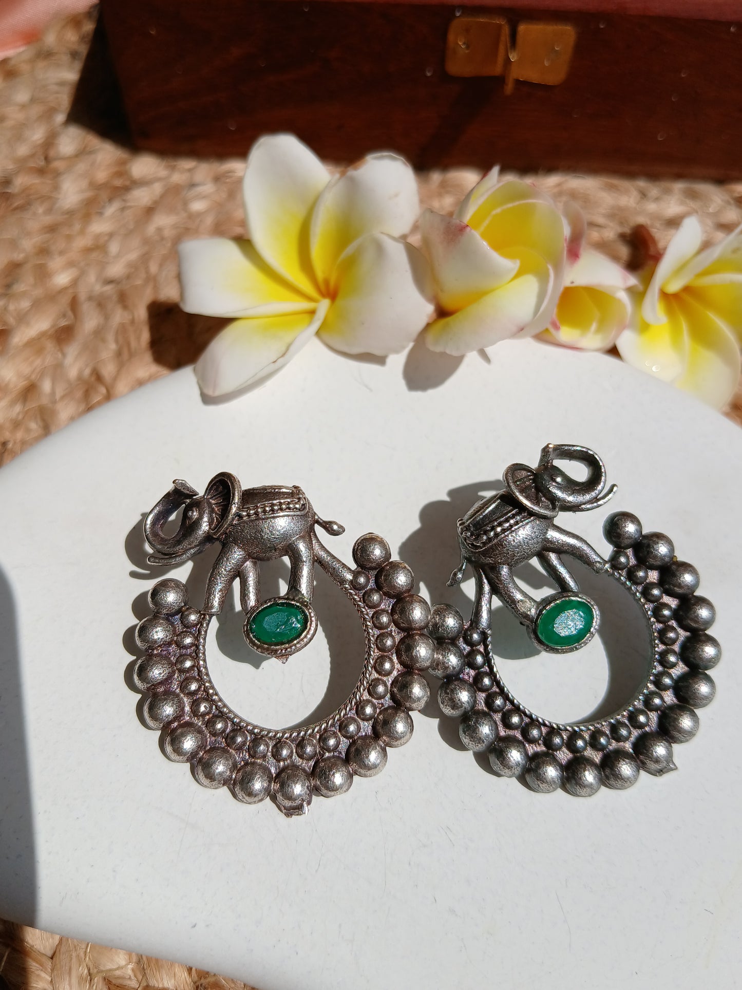 Elva Charm Studds