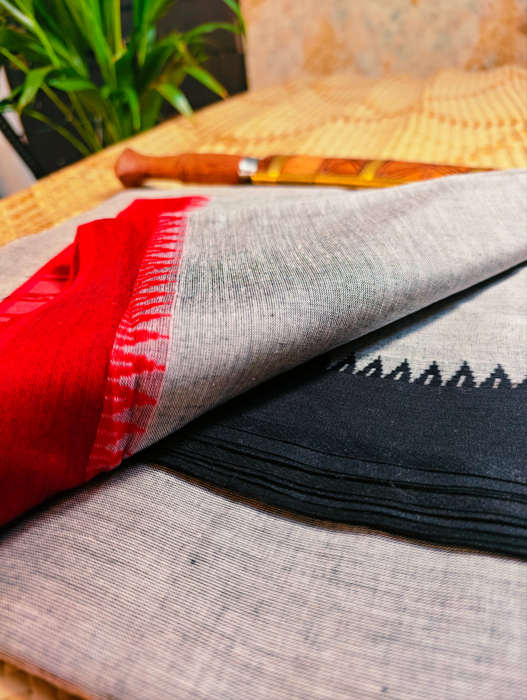 Deepanshi Handloom Saree