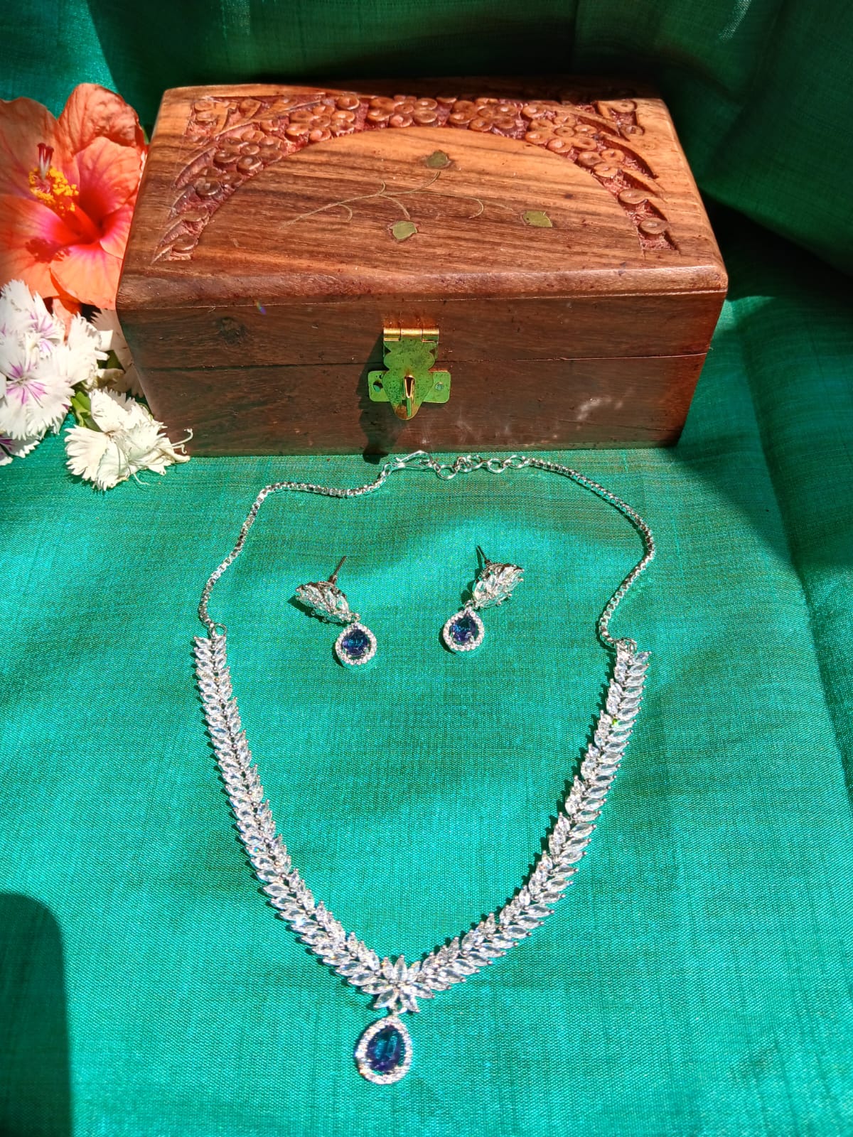 Ananya Purple White Necklace