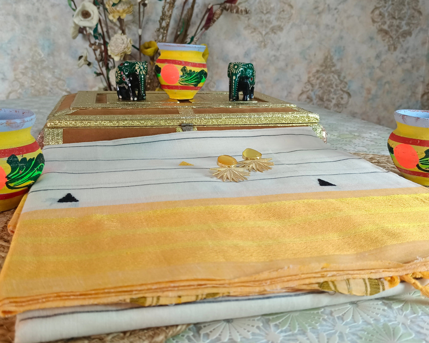 Kesarita Handloom Saree Aadya's Fashion Blings