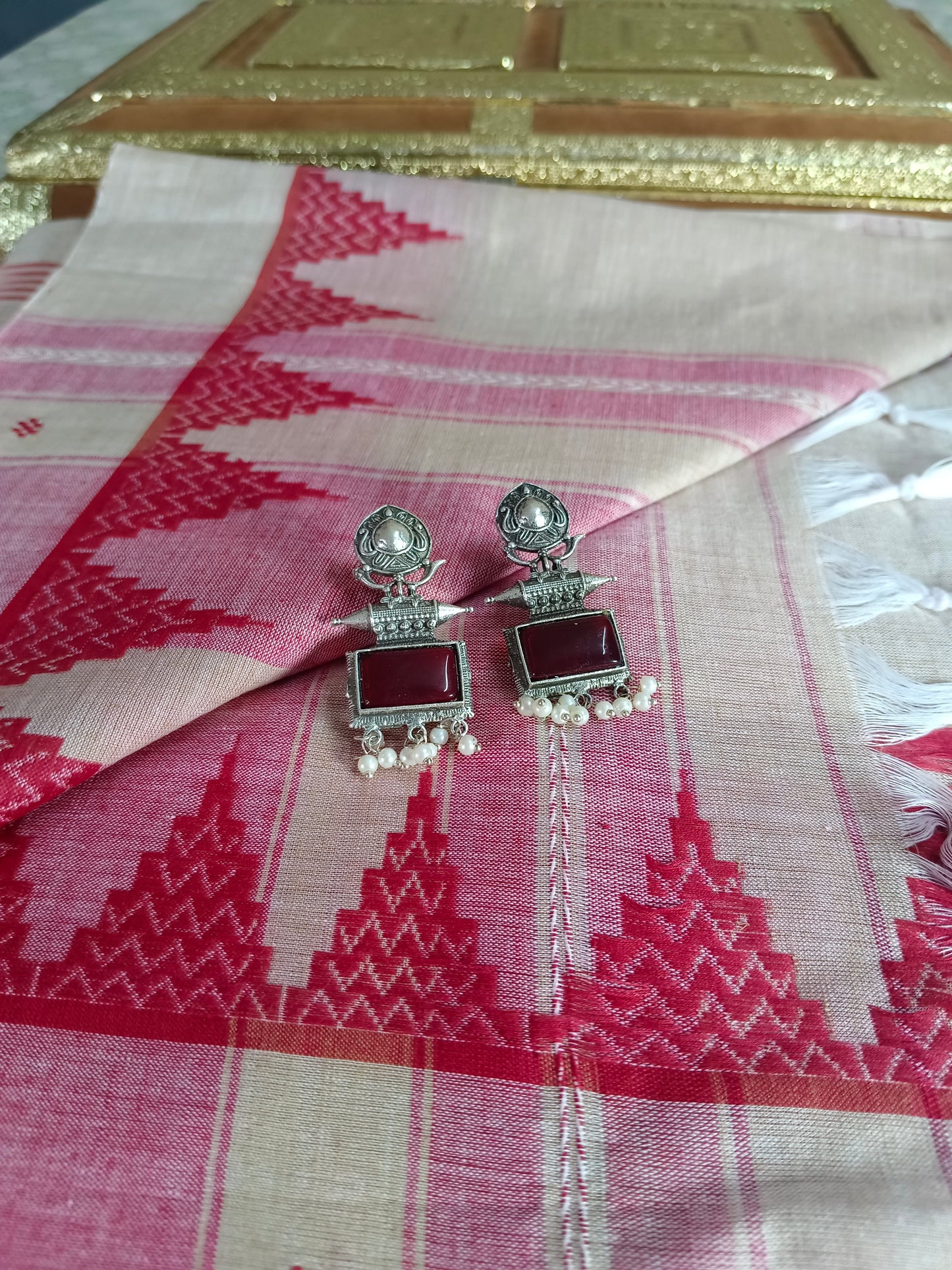 Lajwanti Handloom Saree Aadya's Fashion Blings