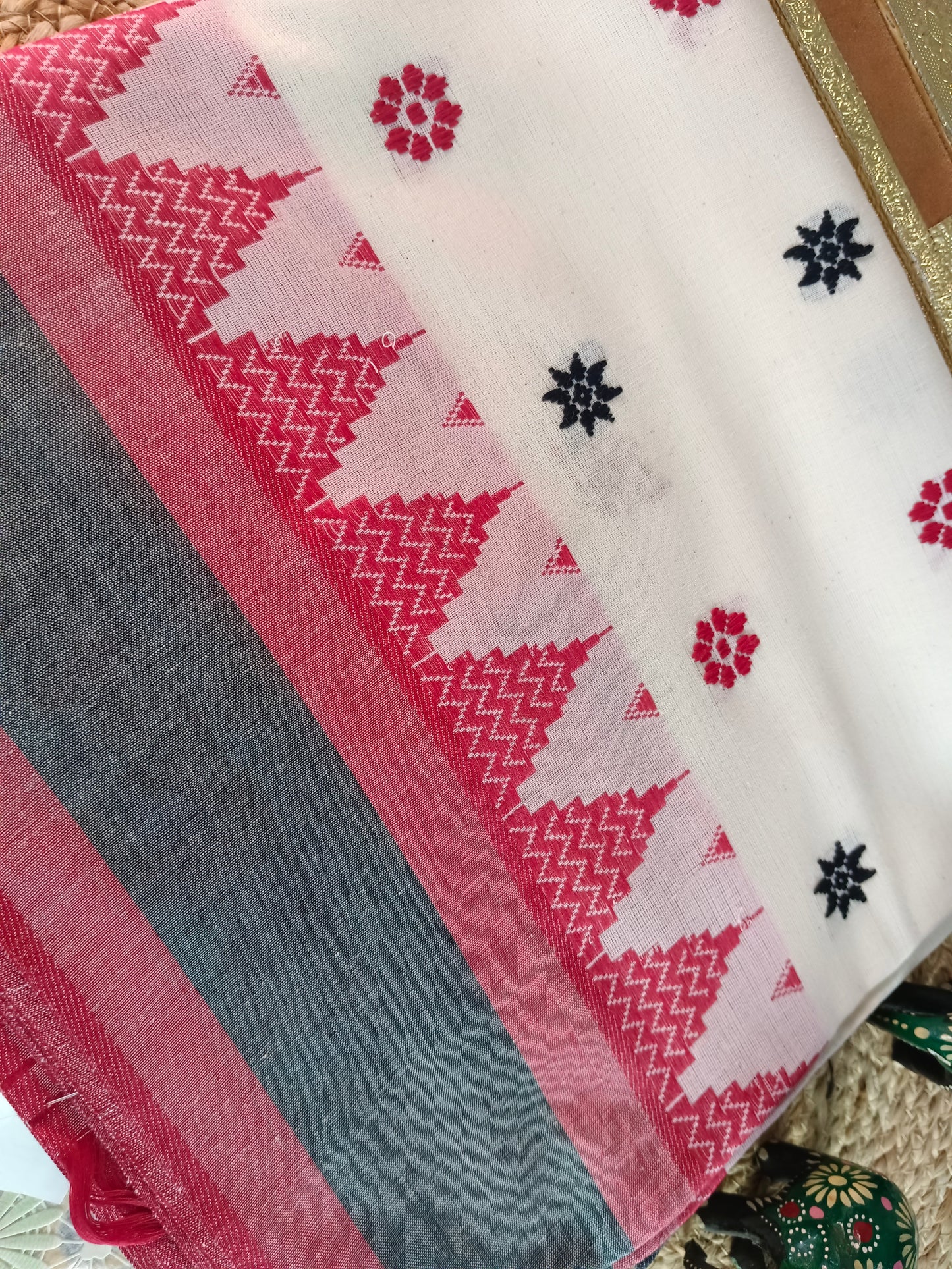 Krishnakali Handloom Saree Aadya's Fashion Blings
