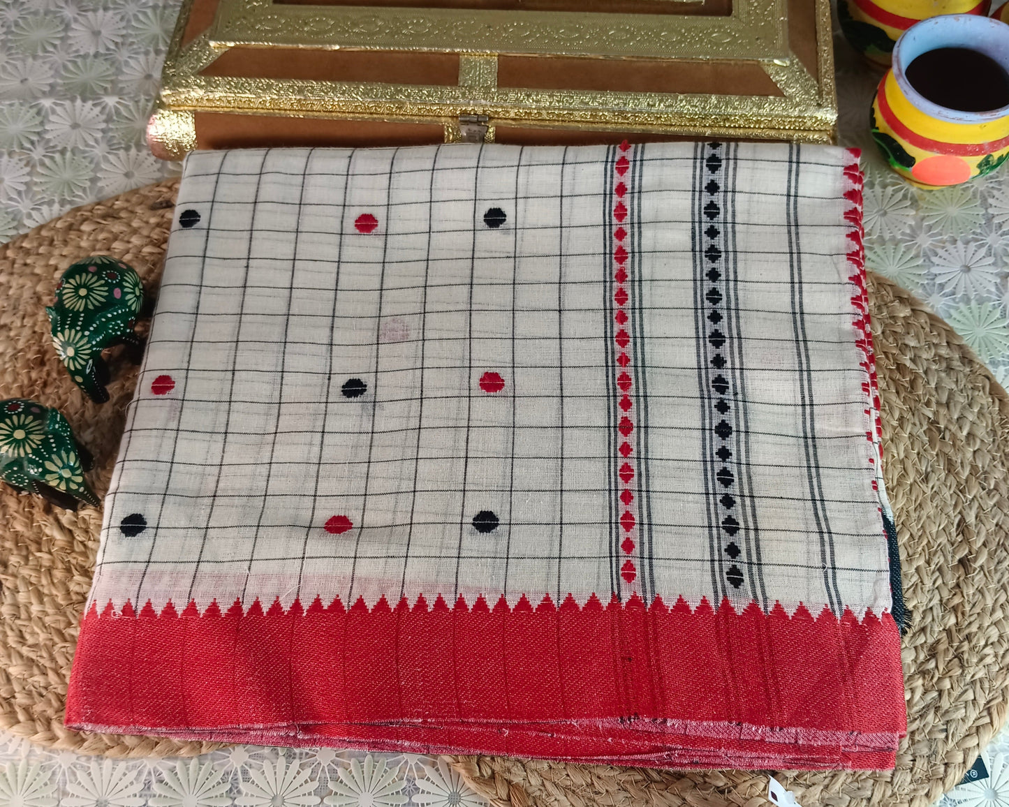 Shwetambara Handloom Saree Aadya's Fashion Blings