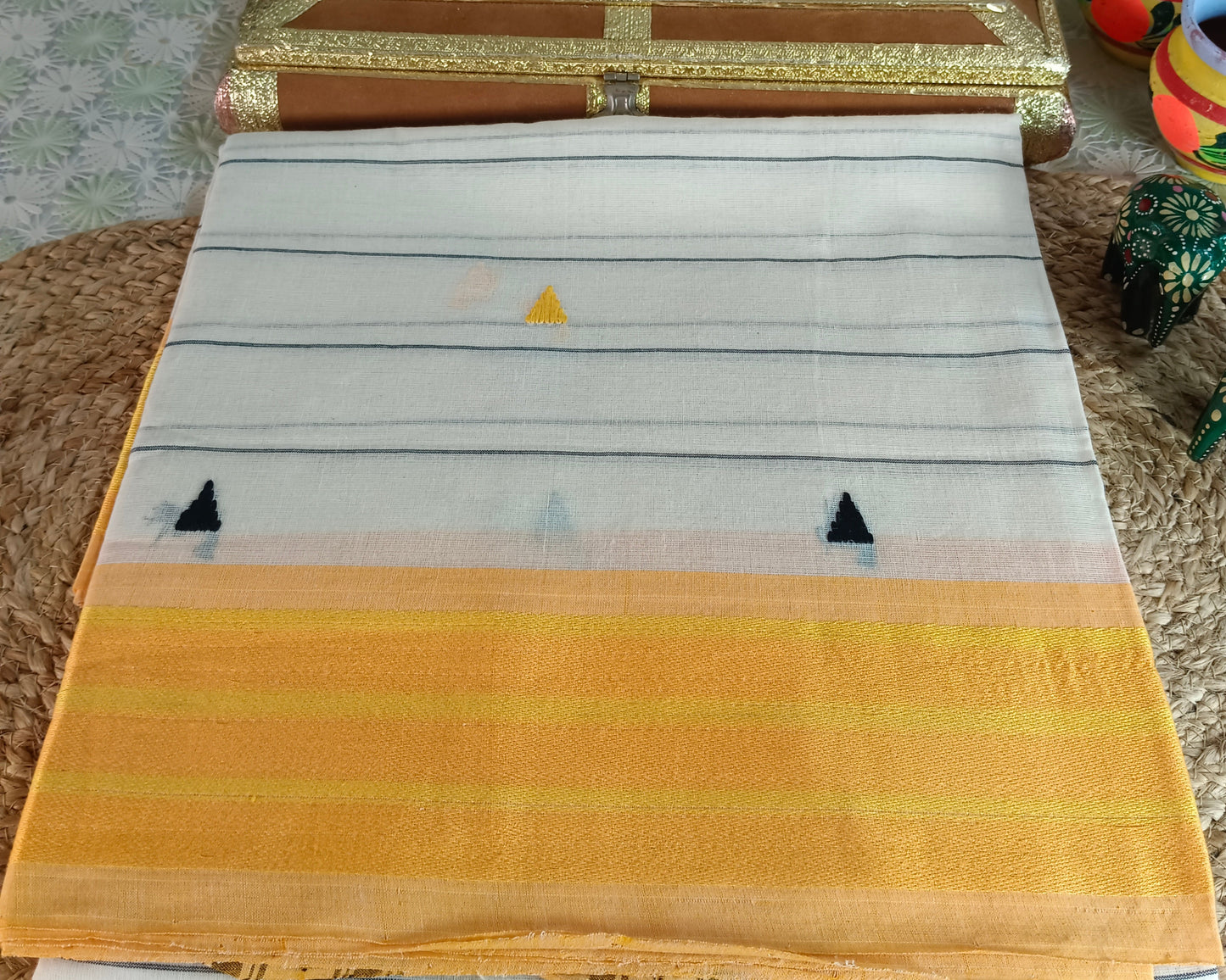 Kesarita Handloom Saree