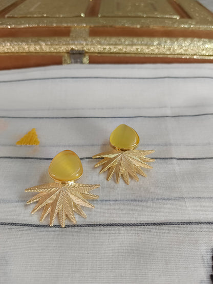 Kesarita Handloom Saree Aadya's Fashion Blings