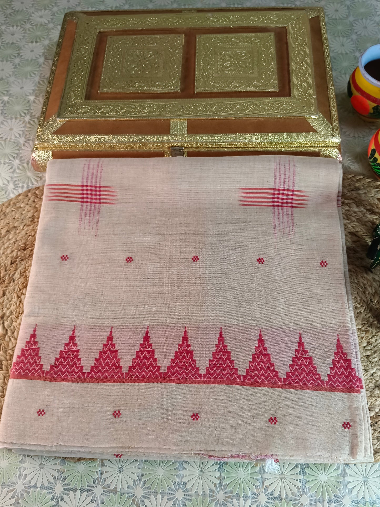 Lajwanti Handloom Saree