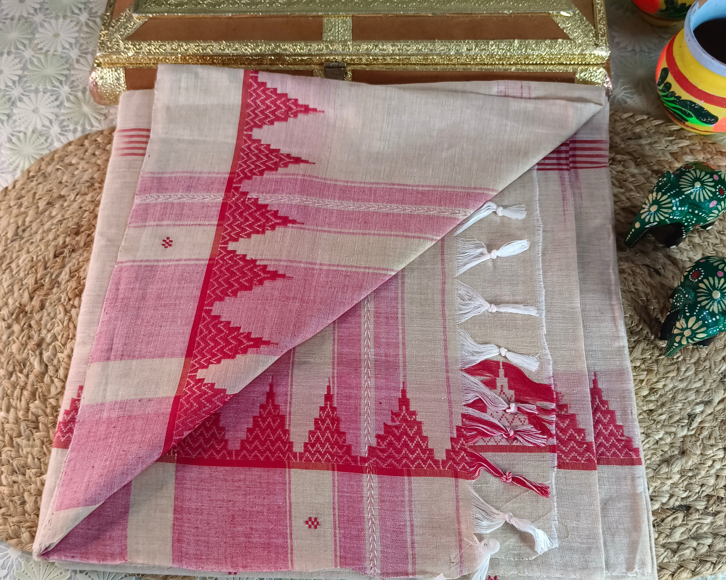 Lajwanti Handloom Saree