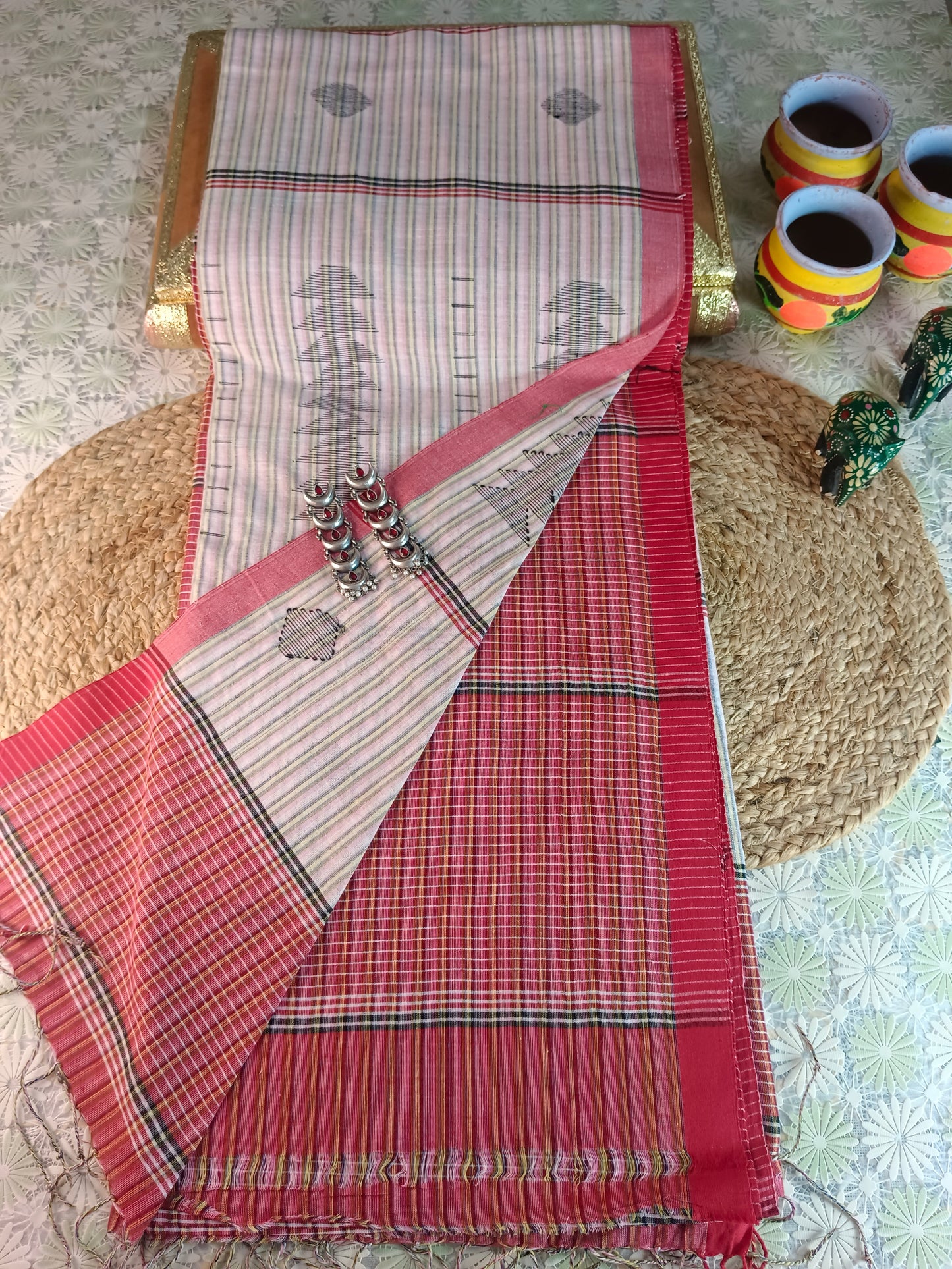 Aagomoni Handloom Saree