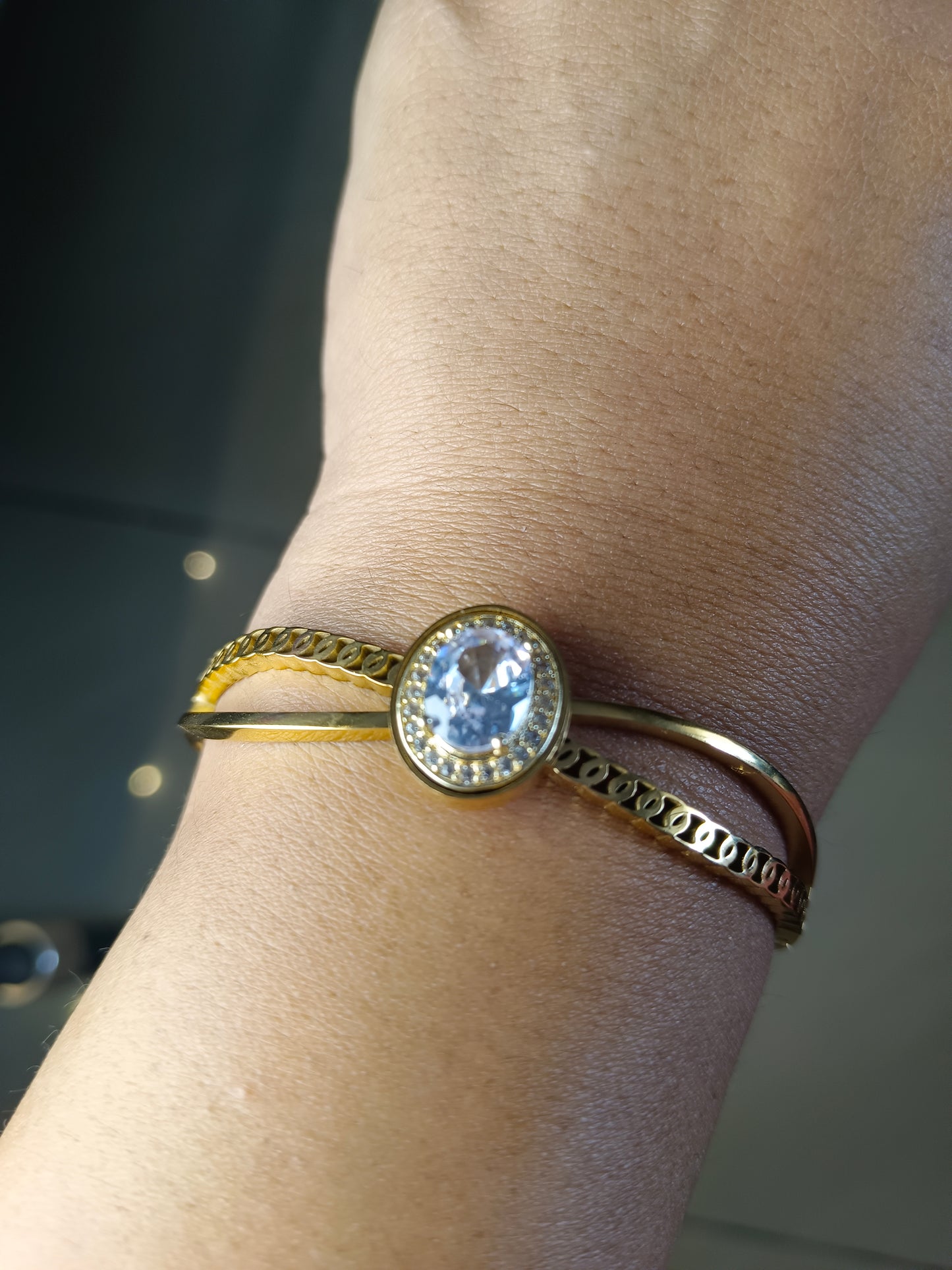 Manderian Whisper Bangle