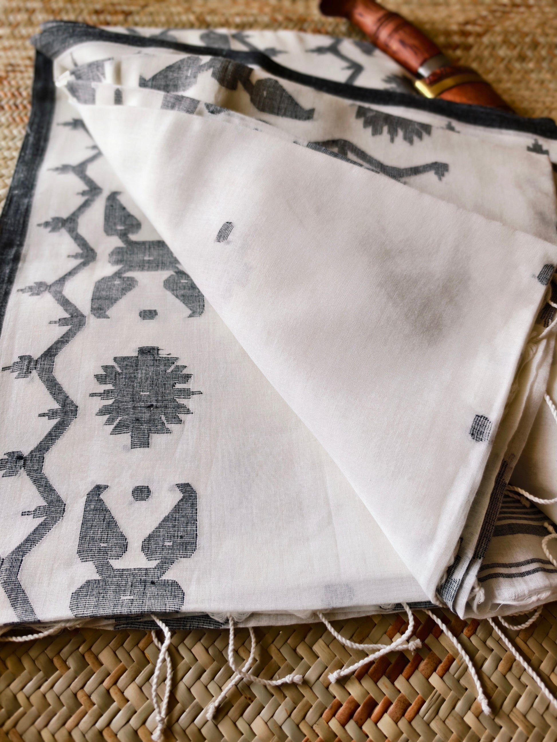 Anvesha Handloom Jamdani Aadya's Fashion Blings