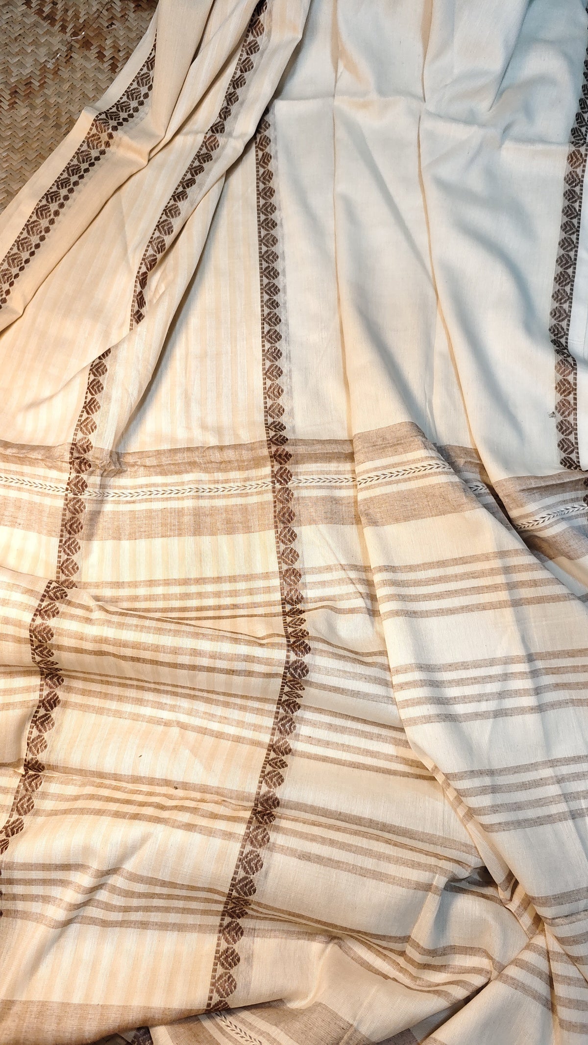 Hempriya Off white Handwoven Saree Aadya's Fashion Blings