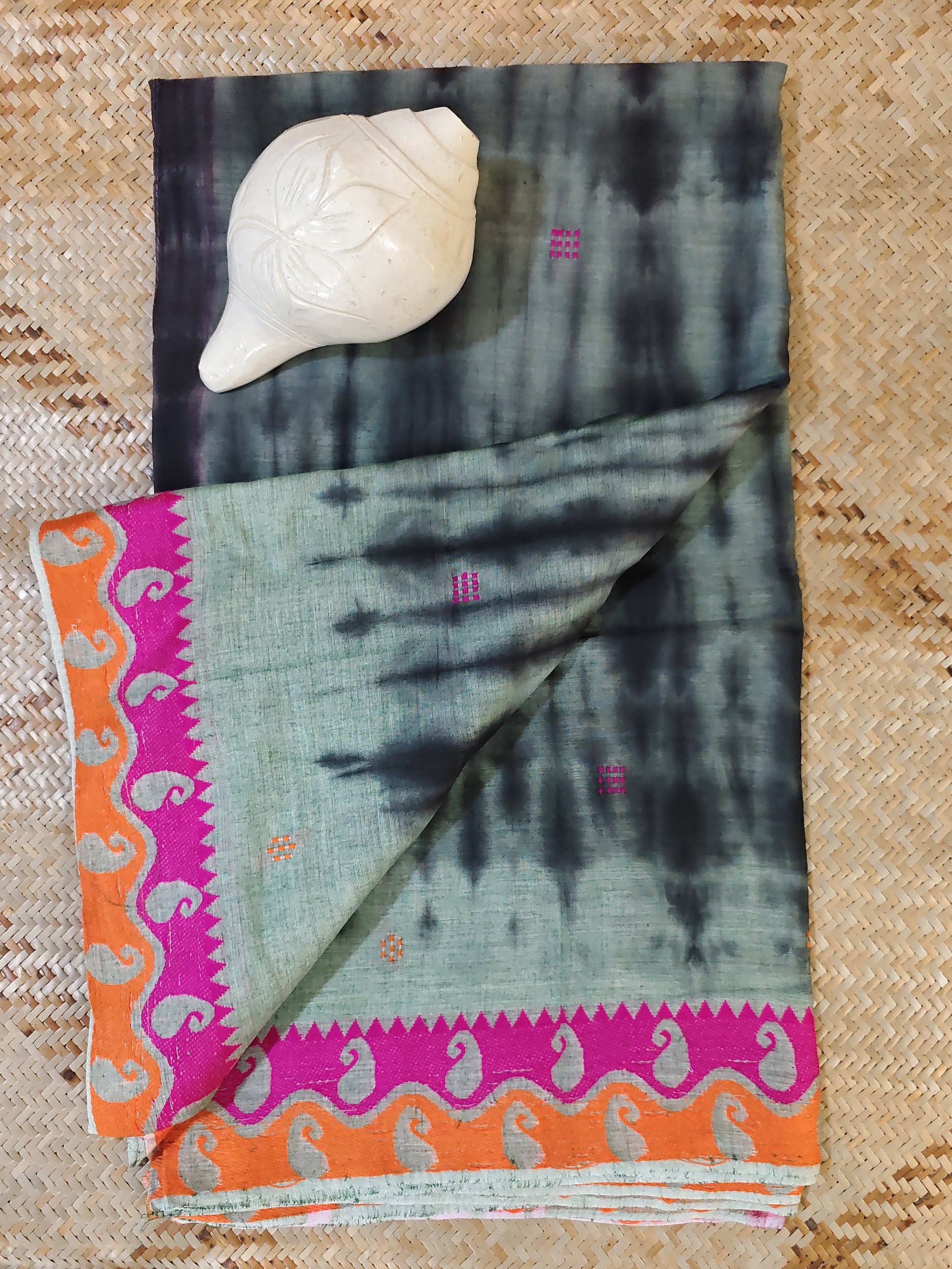 Aaryahi Handloom Saree Aadya's Fashion Blings
