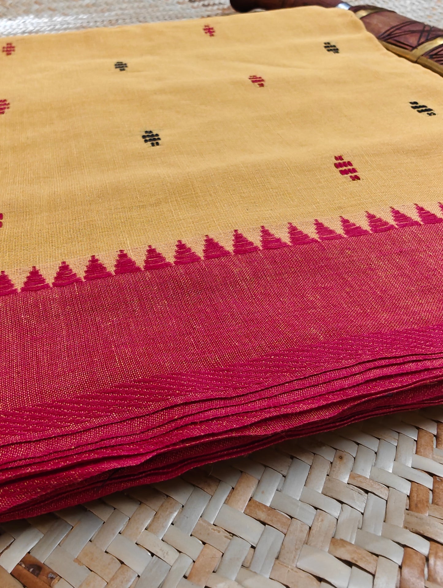 Ishira Handloom Saree
