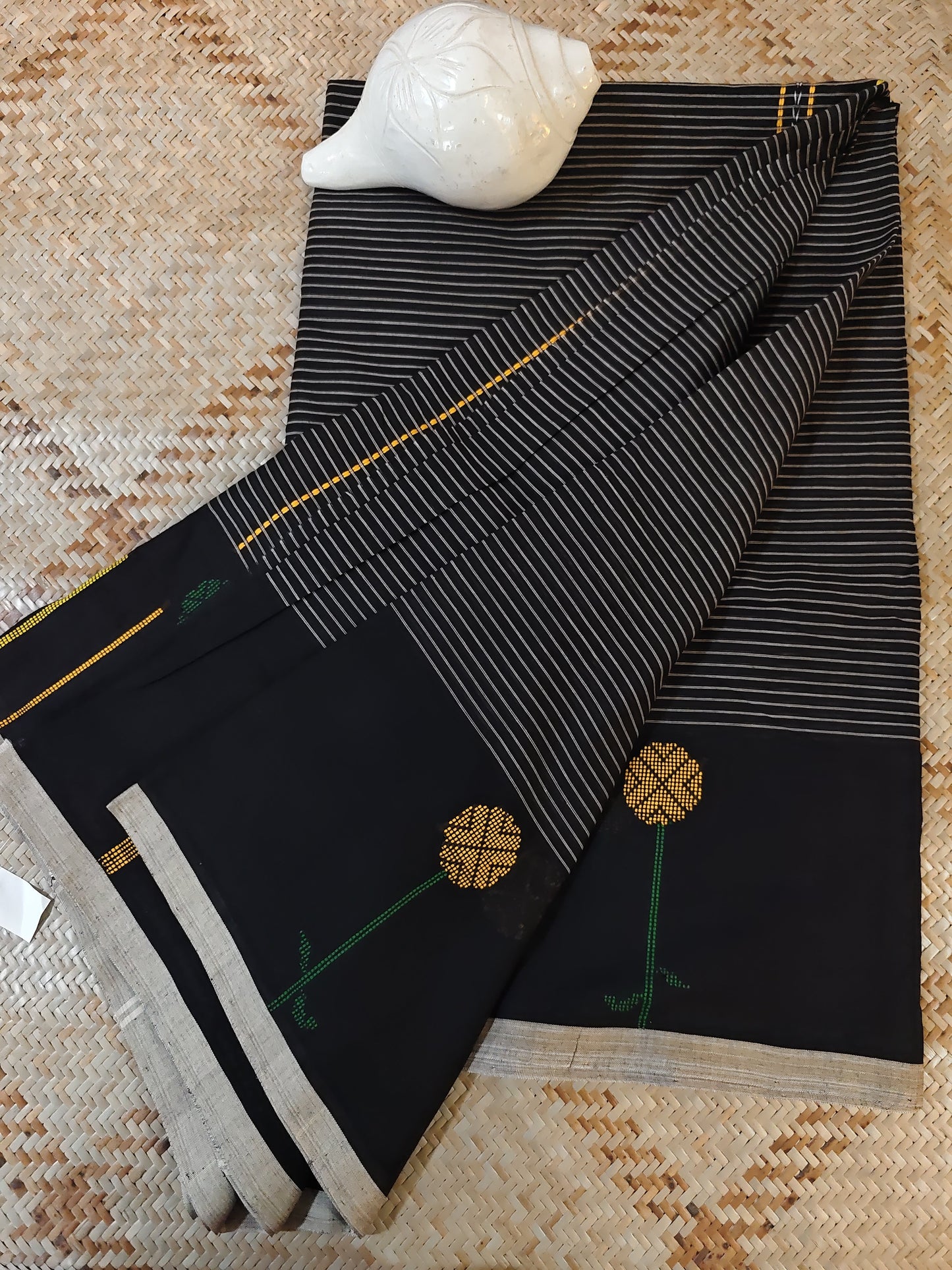 Ekanika Handloom Saree Aadya's Fashion Blings