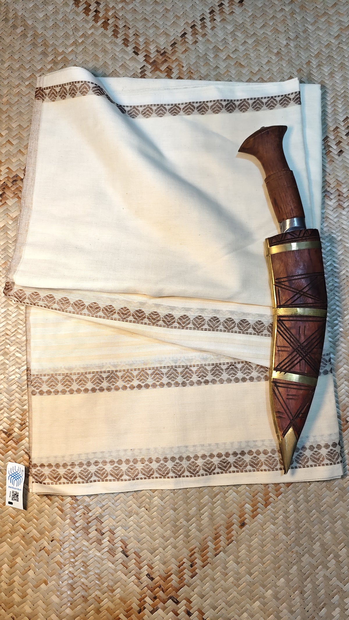 Hempriya Off white Handwoven Saree Aadya's Fashion Blings