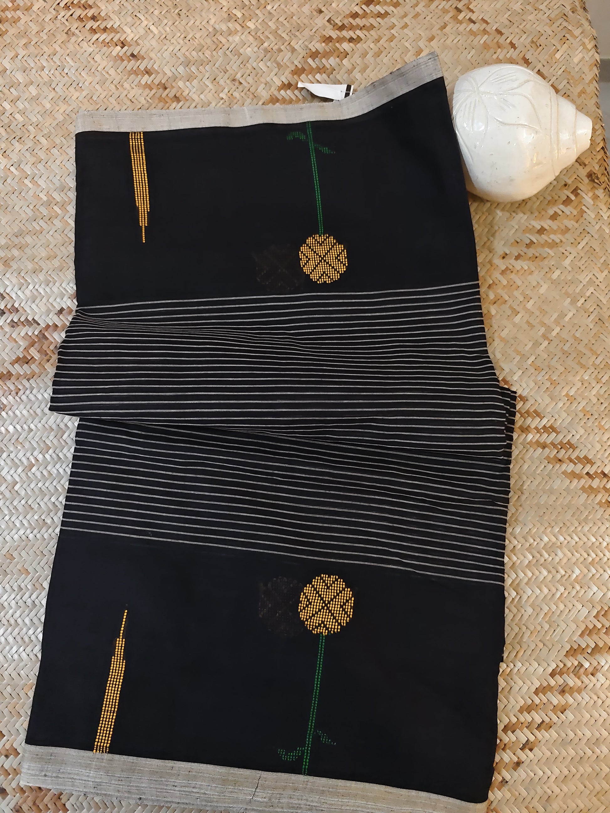 Ekanika Handloom Saree Aadya's Fashion Blings