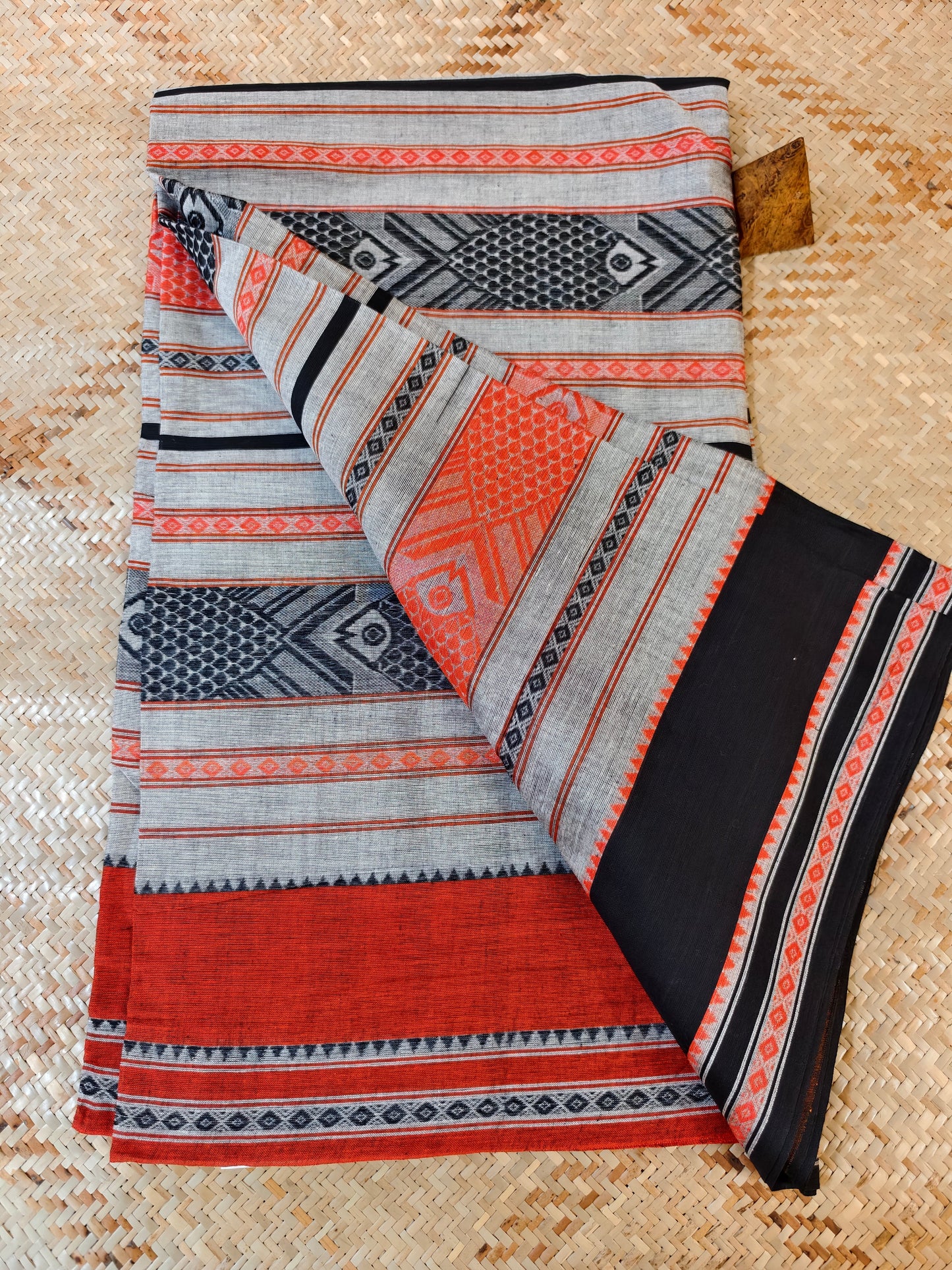 Ridhrya Handloom Saree Aadya's Fashion Blings