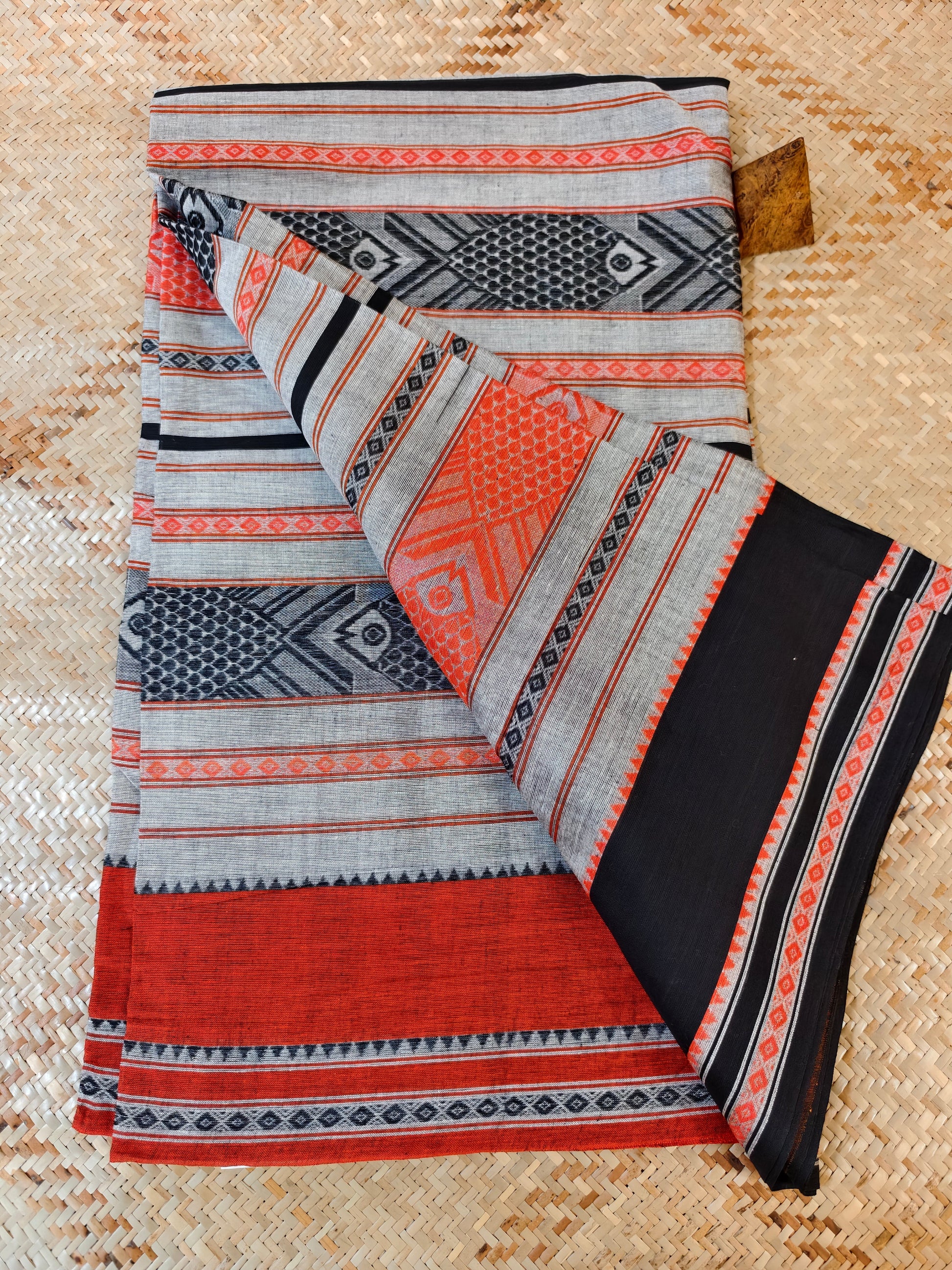 Ridhrya Handloom Saree Aadya's Fashion Blings